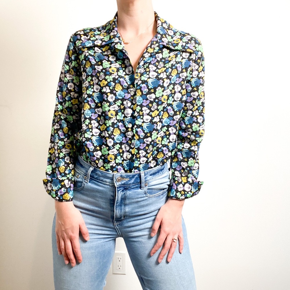 2/$25 Vintage Women’s Floral Button Up  Blouse Silky